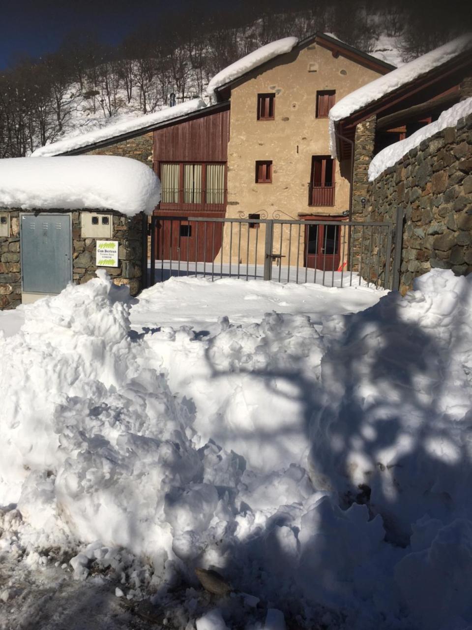 Can Bertran Fornells de la Montaña Exterior foto
